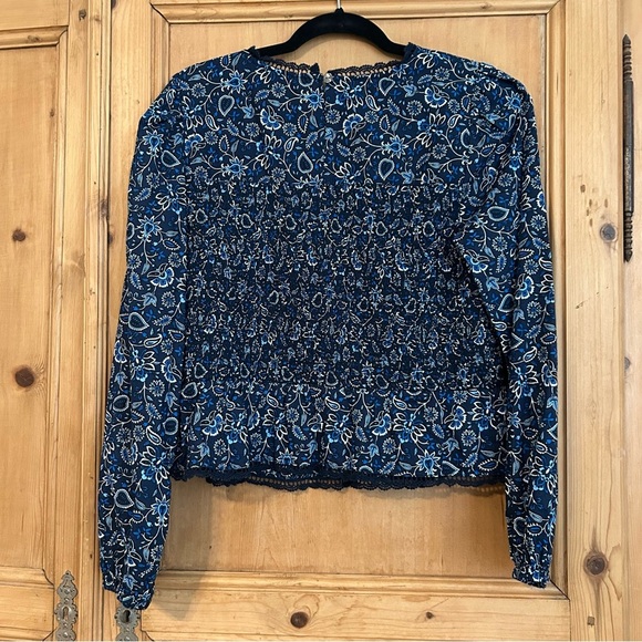 LOFT Women’s Navy Floral Cropped Smocked Top with Ruffled Hem. Sz M - Picture 2 of 7